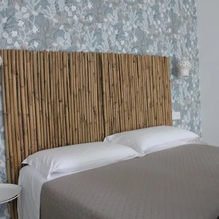 בית הארחה Lido Del Faro 4*