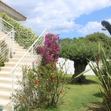 Konukevi Lido Del Faro 4*